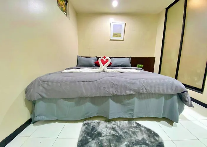 Cheqinn - Sukhumvit 4 Nana Plaza *