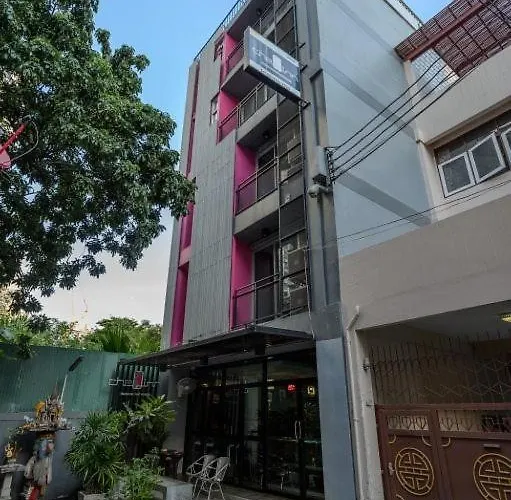 Hostel Cheqinn - Sukhumvit 4 Nana Plaza