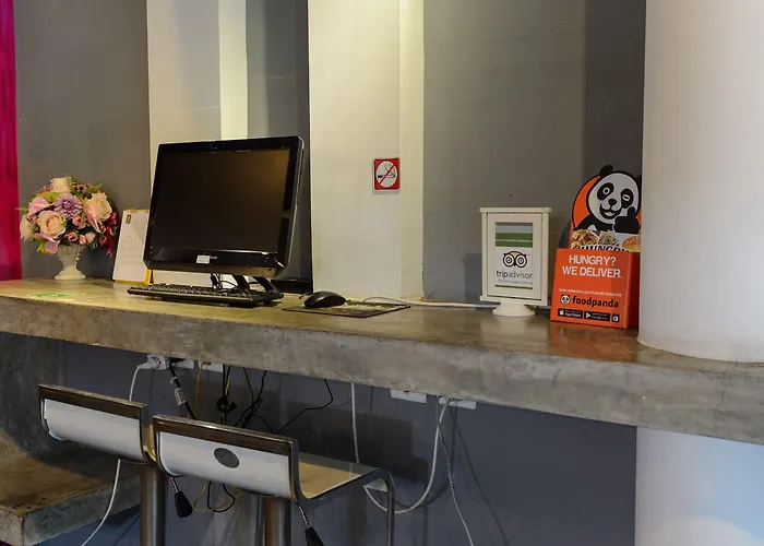 Hostel Cheqinn - Sukhumvit 4 Nana Plaza Bangkok
