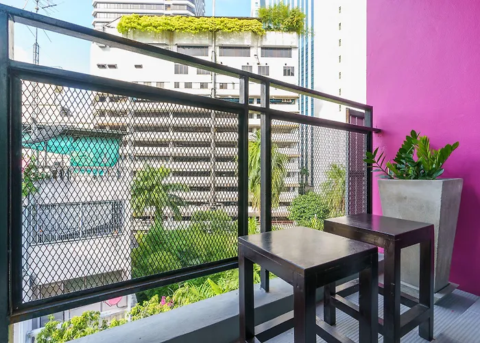 Cheqinn - Sukhumvit 4 Nana Plaza Bangkok