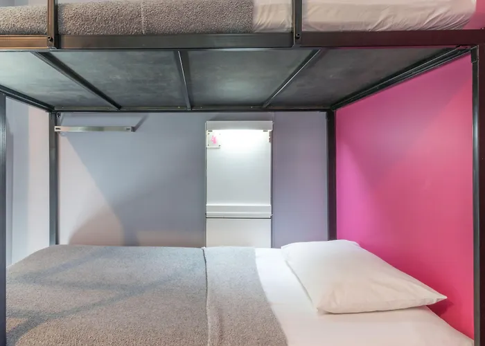 Cheqinn - Sukhumvit 4 Nana Plaza * Bangkok