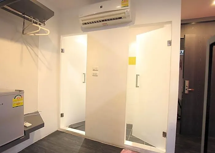 Cheqinn - Sukhumvit 4 Nana Plaza Albergue *