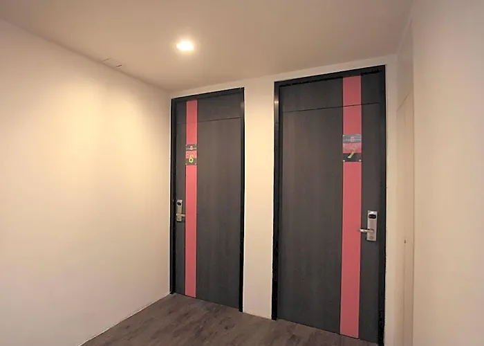 Hostel Cheqinn - Sukhumvit 4 Nana Plaza