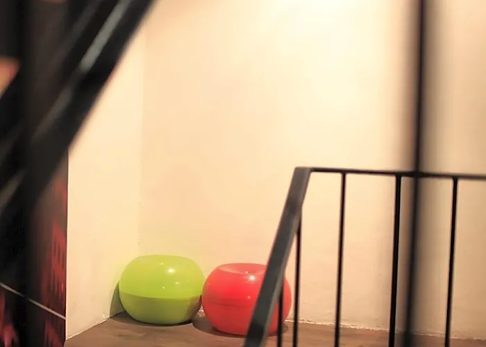 Hostel Cheqinn - Sukhumvit 4 Nana Plaza *